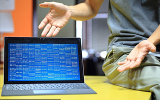 锡林郭勒盟 ,php声明和调用变量的符号是什么？